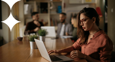 Global Markets Under Pressure as U.S. Dollar Strengthens Amid Rate Cut Speculation