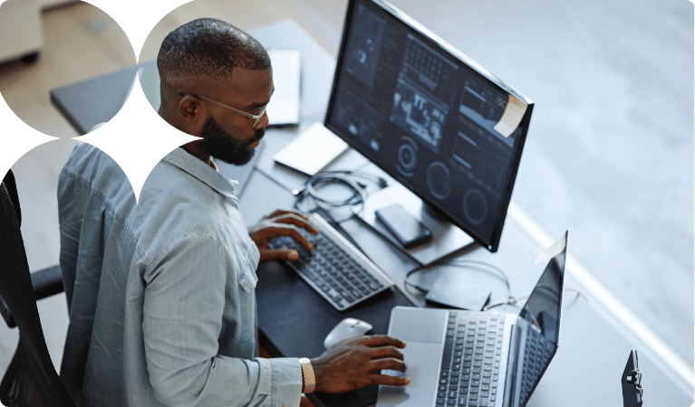 Dollar Under Pressure, Euro Gains, Recession Risk